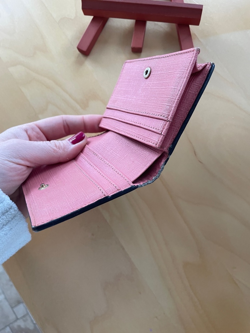 Gucci Beige GG Supreme Canvas Card Slot Walket Pink Lip Patch Eye & Star Accents - Picture 16 of 17